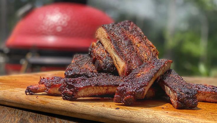 Costillas Ahumadas en Kamado (Estilo Low & Slow)