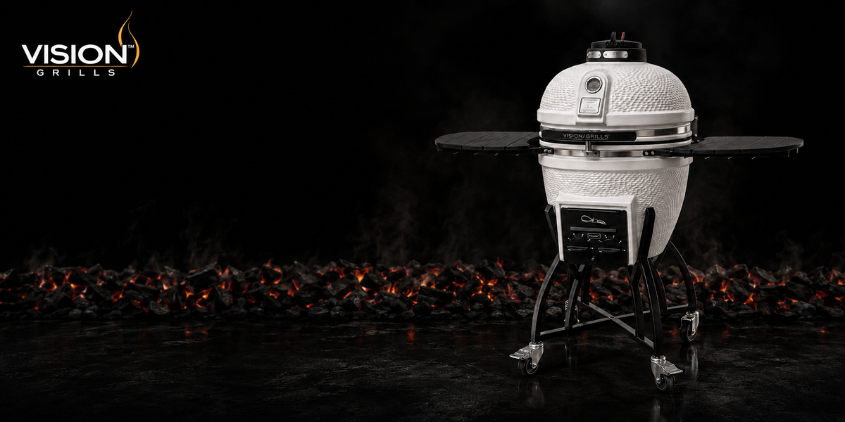 Asador kamado Vision Grills Serie S blanco de cerámica sobre carbón encendido